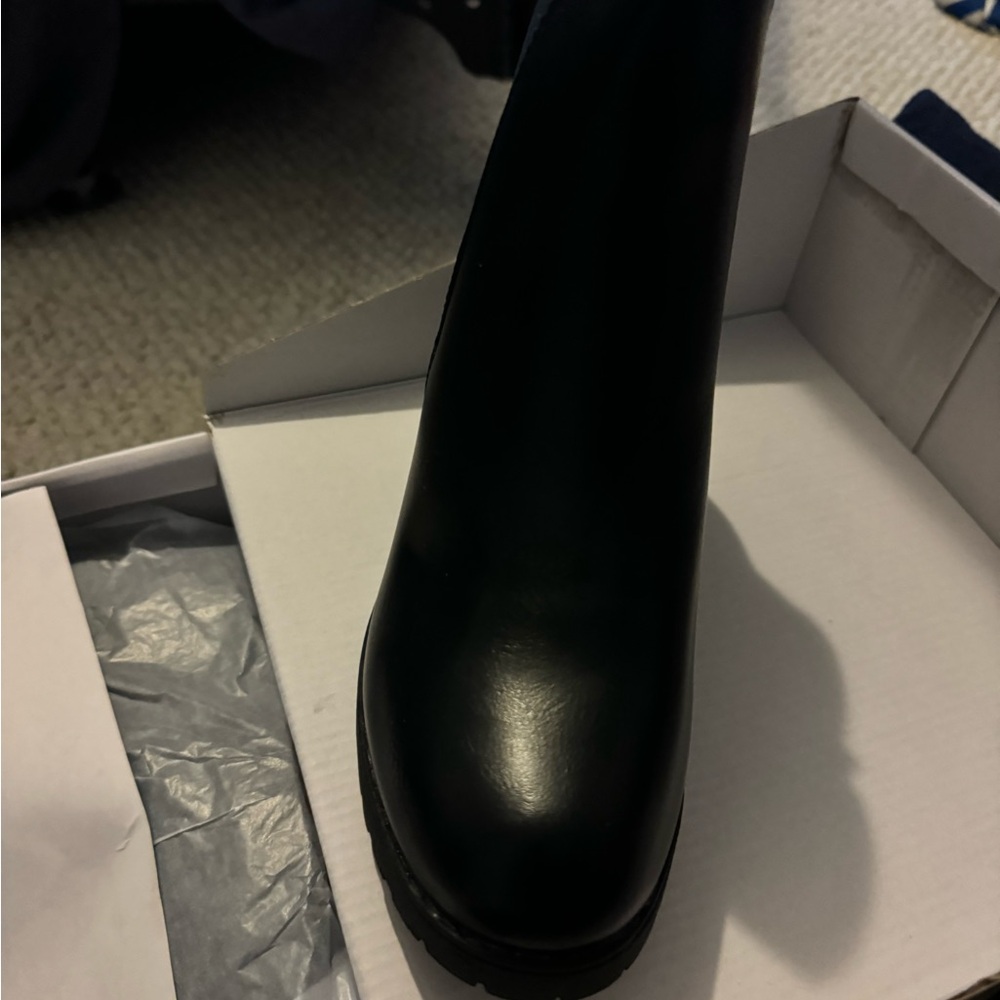 Black Heeled Boots - Picture 4 of 4